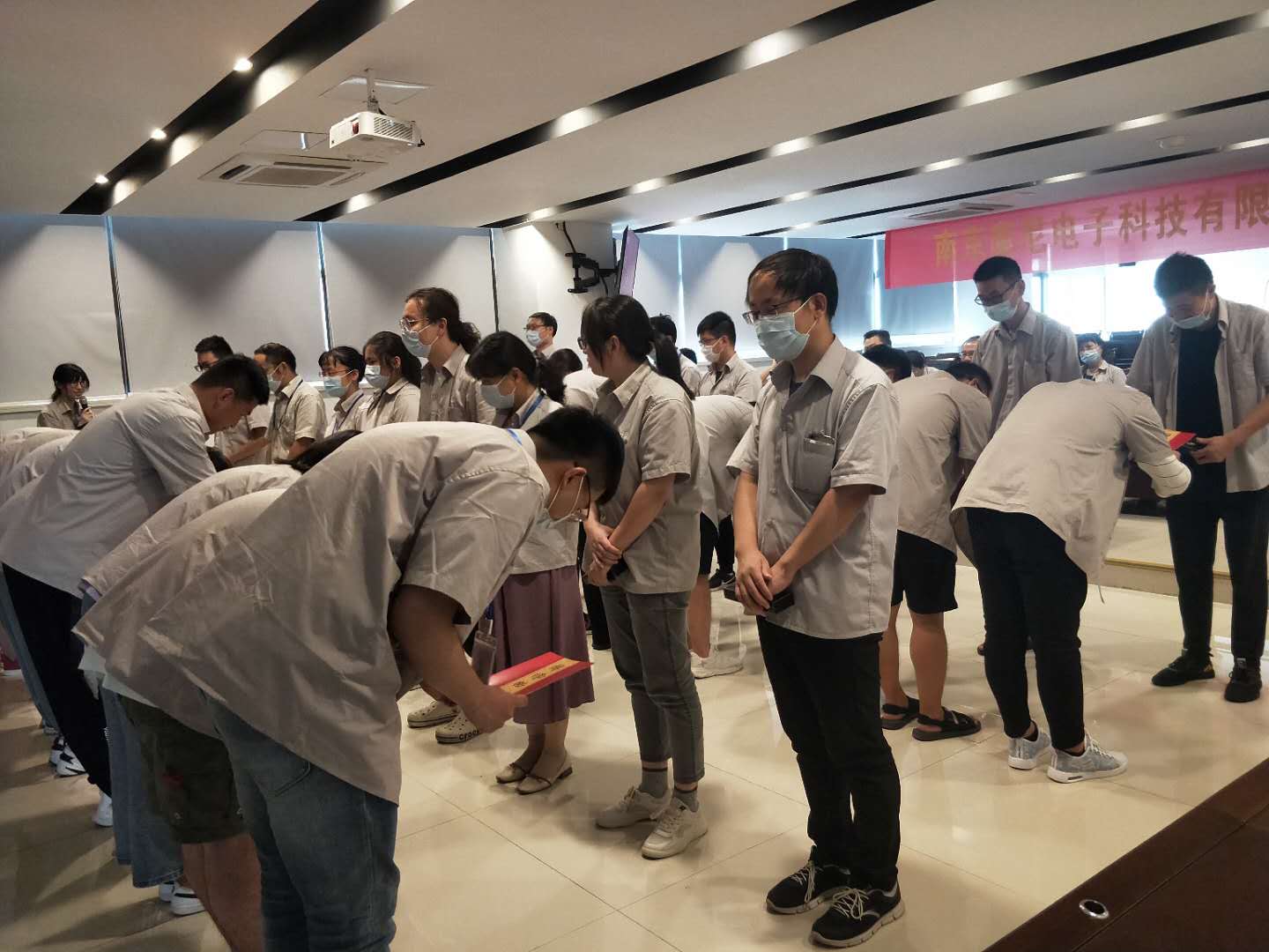 微信图片_20200813111549.jpg 微信图片_20200813111549.jpg
